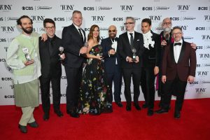 "The Outsiders" y "Stereophonic", obras triunfadoras en los premios Tony de teatro
