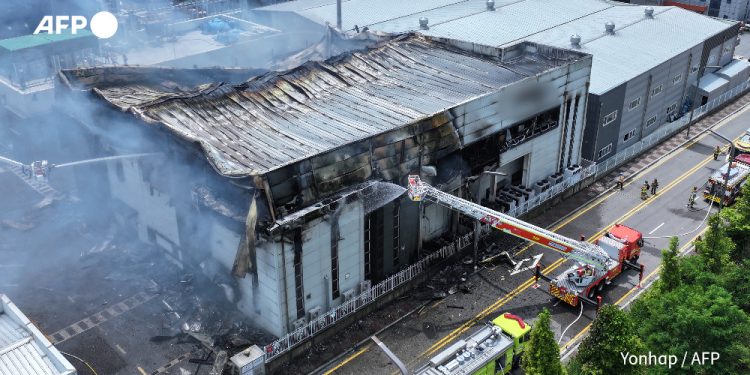 22 muertos en el incendio de una planta de bateras en Corea del Sur
