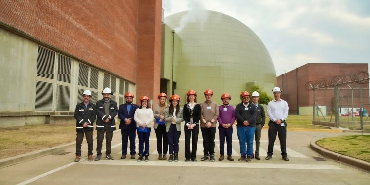 El Salvador proyecta tener su primer reactor nuclear dentro de siete años
