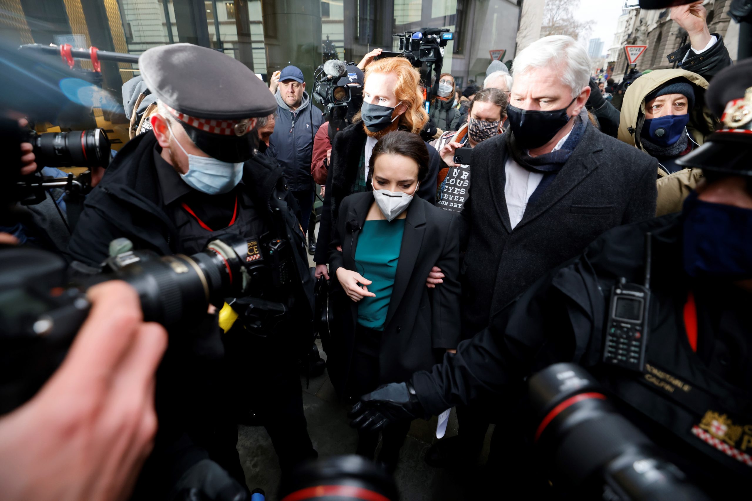 Julian Assange, de 49 años, lleva 20 meses recluido en una cárcel londinense. Foto: Tolga Akmen/AFP