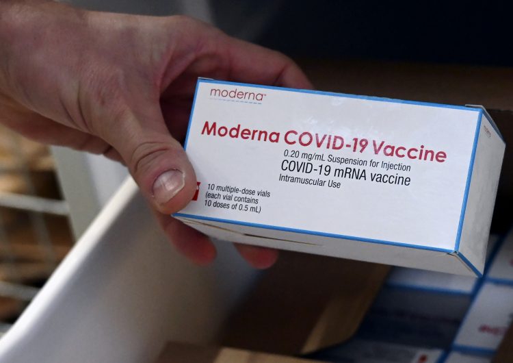 Moderna afirma que su vacuna contra COVID-19 genera inmunidad de un año