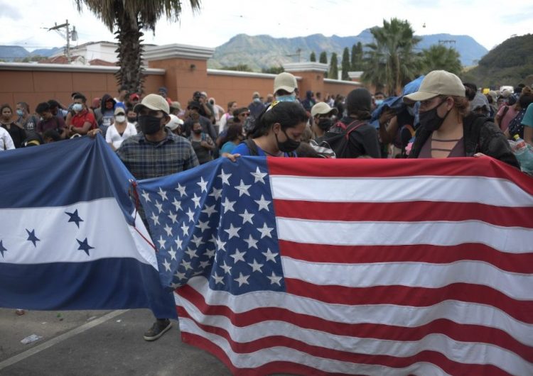 Juzgado de Texas bloquea temporalmente la suspensión de deportaciones impulsada por Biden