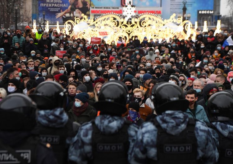 Más de 3,000 detenidos en Rusia durante las protestas para exigir la liberación del opositor Alexei Navalni