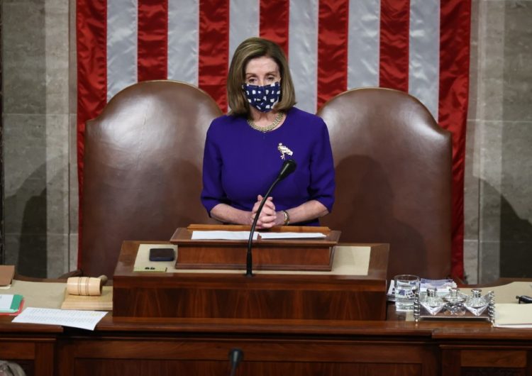 Nancy Pelosi habla con jefe militar para evitar que Trump use códigos nucleares