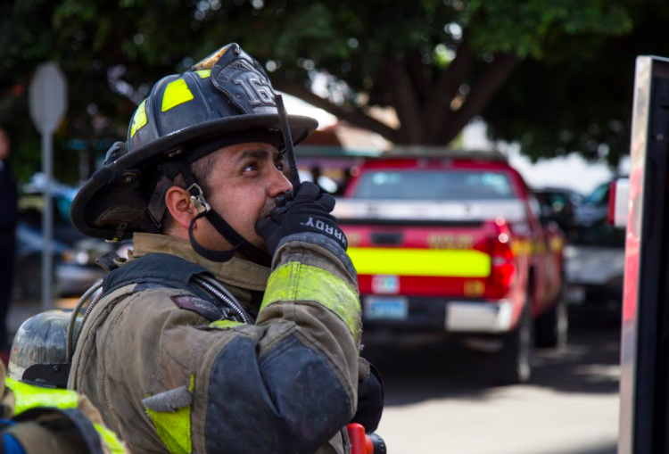 Niega deuda el Ayuntamiento de Tijuana con bomberos, pero acuerda pagarles un bono
