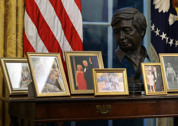 César Chávez, Jennifer López e idioma español en la Casa Blanca: nueva era para los latinos