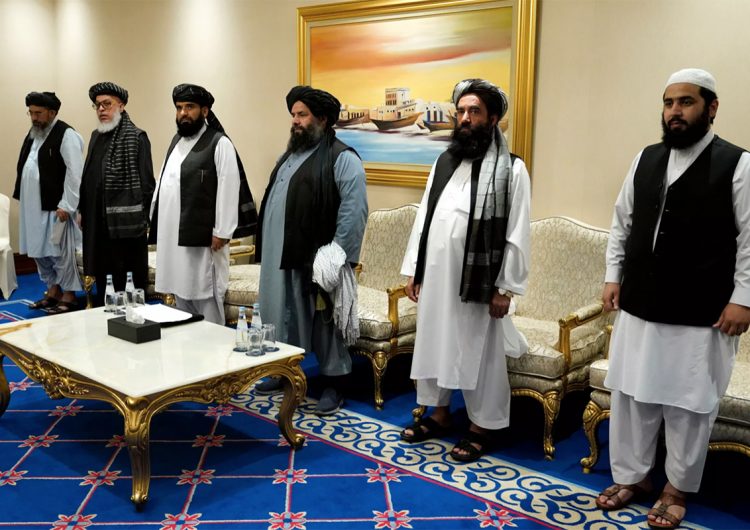 Talibanes piden a Biden que dé continuidad al plan de paz de Trump en Afganistán