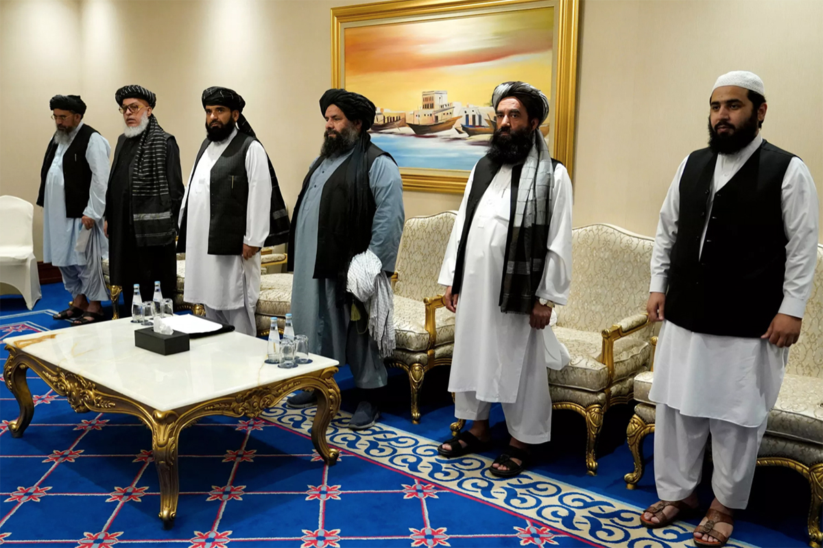 Miembros del grupo de negociación de los talibanes, en una reunión en Doha, Catar. Foto: Patrick Semansky/Pool/AFP/Getty Images