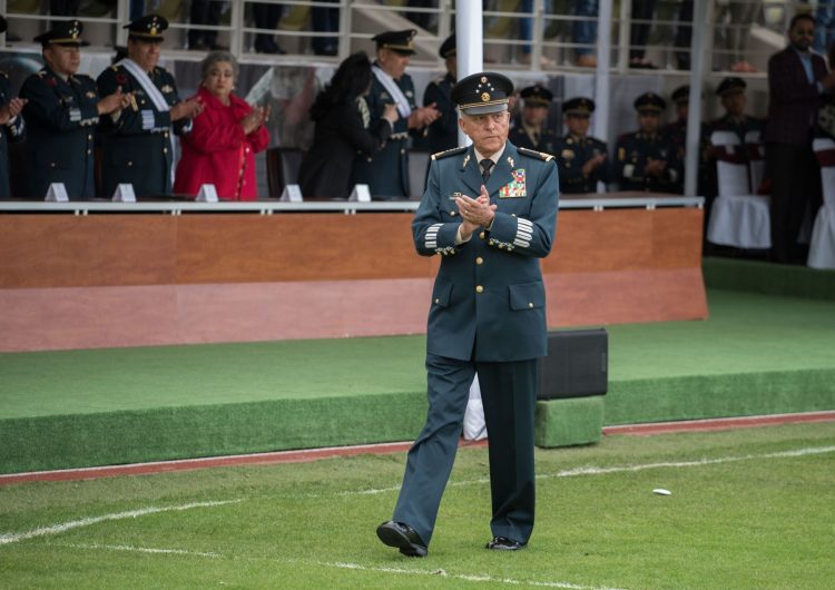 AMLO acusa a la DEA de fabricar delitos a Salvador Cienfuegos y respalda su exoneración
