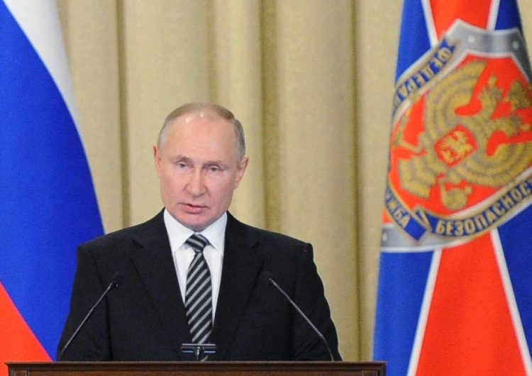Rusia decreta multas y prisión contra manifestantes e internet