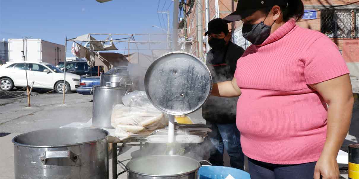 Covid desplomó venta y producción de tamales en Puebla