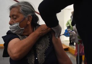 La OMS alerta por comercialización fraudulenta de vacunas en México
