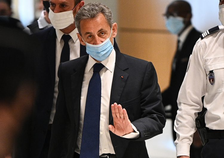 Expresidente de Francia Nicolas Sarkozy es condenado a 3 años de cárcel por corrupción