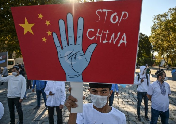 China comete “genocidio” contra minoría musulmana de uigures, según centro de estudios de EU