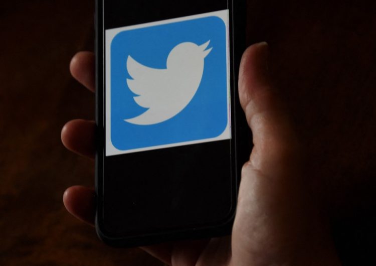 Twitter consulta con sus usuarios sobre las reglas para los dirigentes mundiales