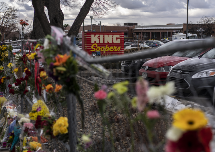 Hombre acusado de matar a 10 personas en Colorado sufría ataques repentinos de furia: policía