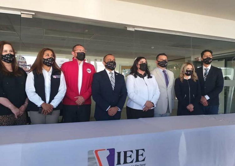 Se registra la ex diputada Victoria Bentley como candidata a la gubernatura de BC