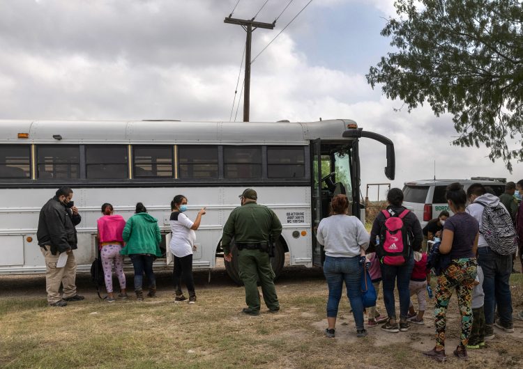 México extiende restricciones al tránsito terrestre en fronteras norte y sur para contener covid-19