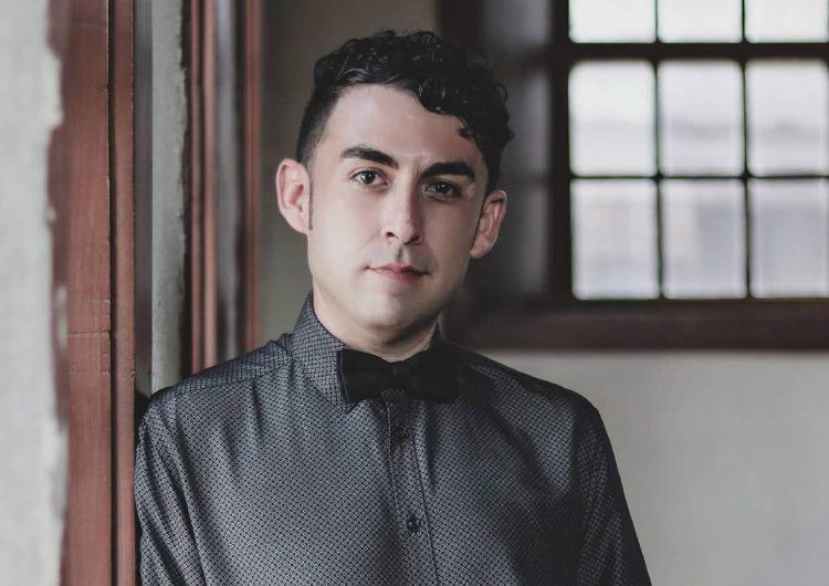 El poeta Sergio Pérez Torres y su ‘artefacto narrativo’ sobre el carnaval de la muerte
