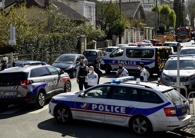 Francia: hombre mata a cuchilladas a mujer policía en presunto ataque terrorista