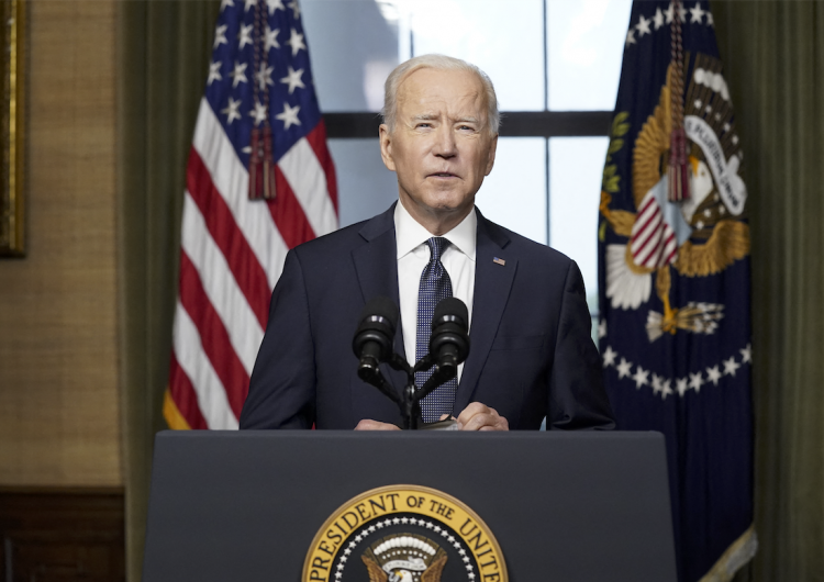 Biden confirma salida de tropas estadounidenses de Afganistán y asegura que los talibanes ‘rendirán cuentas’