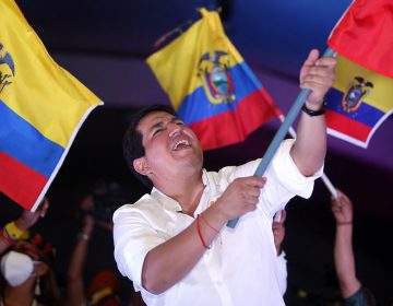 Elecciones en Ecuador: un socialista y un exbanquero conservador se disputan la silla presidencial