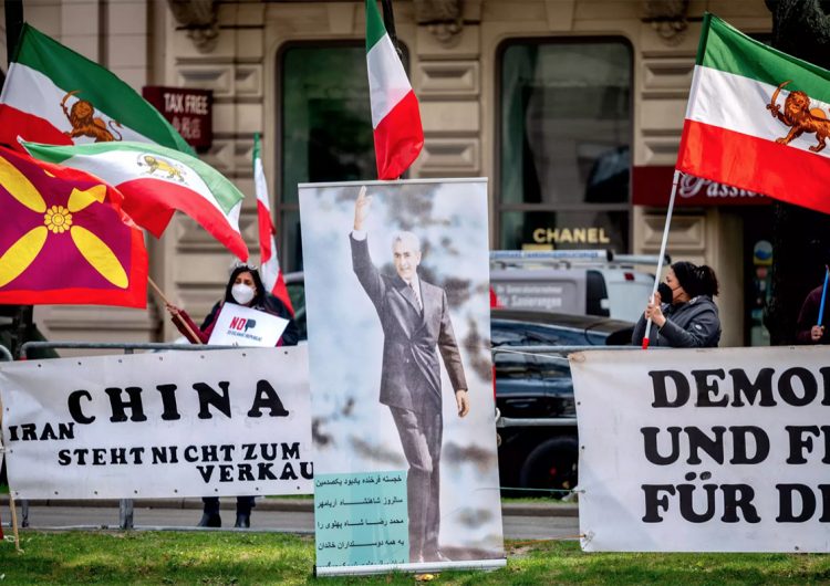 Irán lanza señales de apertura para un intercambio de prisioneros con EU
