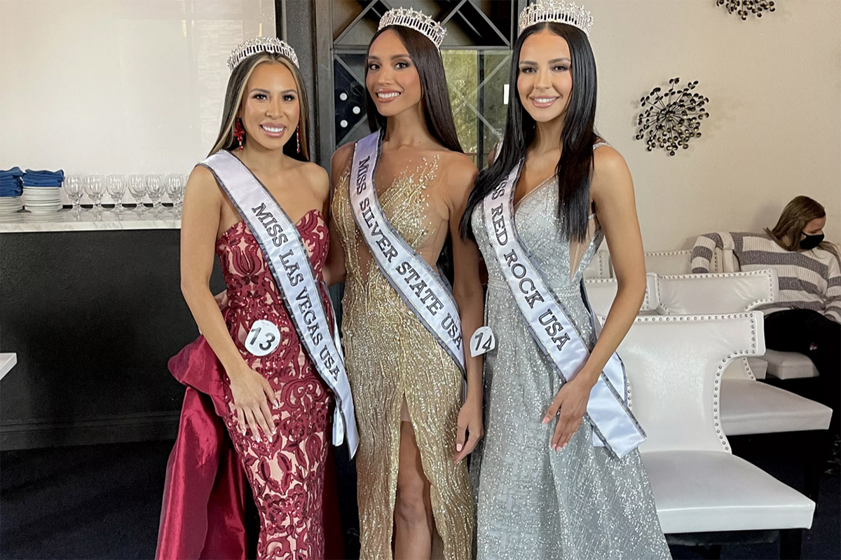 Kataluna Enriquez (centro) tras ganar el Miss Silver State USA 2021. Foto: cortesía