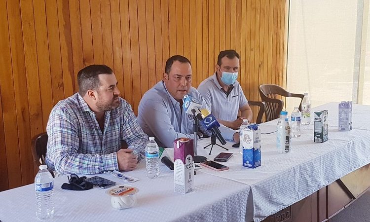 Lecheros al borde de la quiebra; exigen aumento en precio de compra