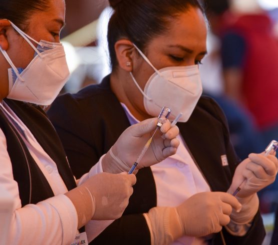 Decesos en México por covid-19 suman 209,702; hay 25,685 contagios activos