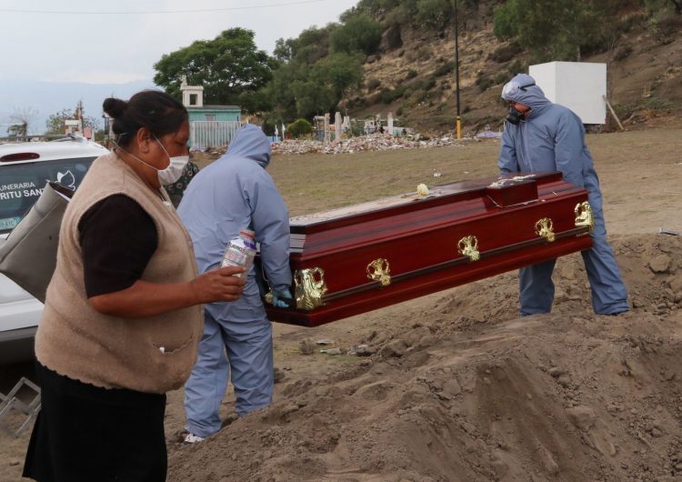 Con un mejor desempeño, México pudo evitar 190 mil muertes por covid-19: estudio