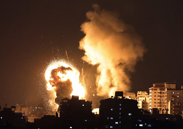 Decenas de muertos y heridos dejan ataques en la Franja de Gaza; se han lanzado más de 100 cohetes