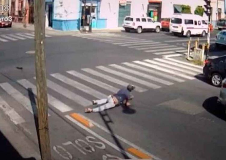 Ayuntamiento retiró “topes” y bolardos de la ciclovía poblana del tropiezo