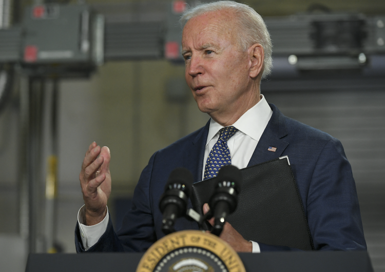 Biden anuncia aumento de cuota anual de refugiados en EU; pasará de 15,000 a 62,500