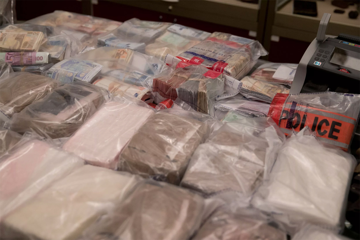 Paquetes de cocaína sudamericana hallados en las costas británicas. Foto: Kenzo Tribouillard/AFP/Getty