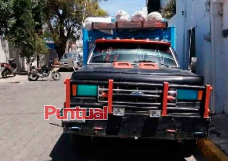 Con tres camiones repletos de madera detiene a talamontes en Atlixco