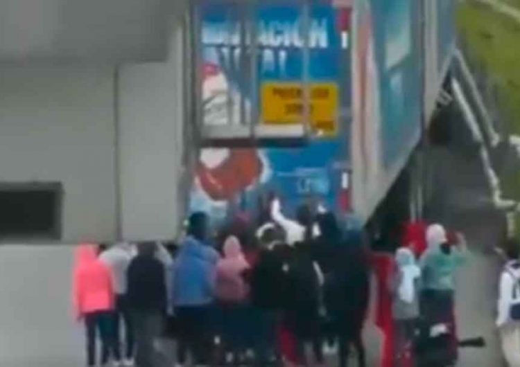 VIDEO demuestra el robo de normalistas de Teteles antes de morir