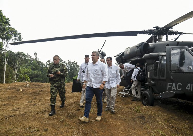 Iván Duque denuncia tiroteo al helicóptero en el que viajaba