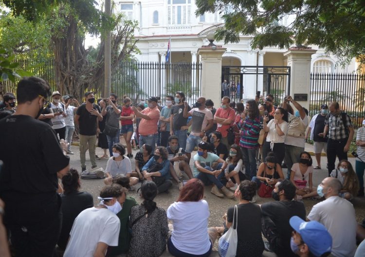 Cuba rechaza “injerencista” resolución del Parlamento Europeo sobre derechos humanos