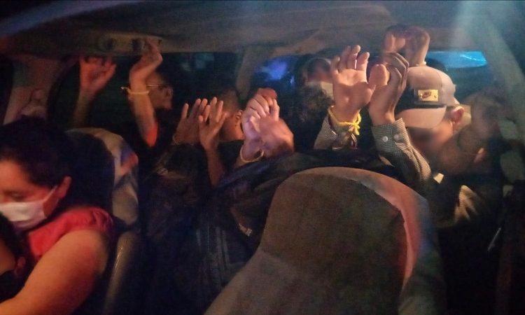Detienen en Aguascalientes a pollero que trasladaba a 13 guatemaltecos a Monterrey
