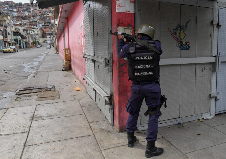 Saldo de 26 muertos por enfrentamiento entre ‘delincuentes’ y policías en Venezuela
