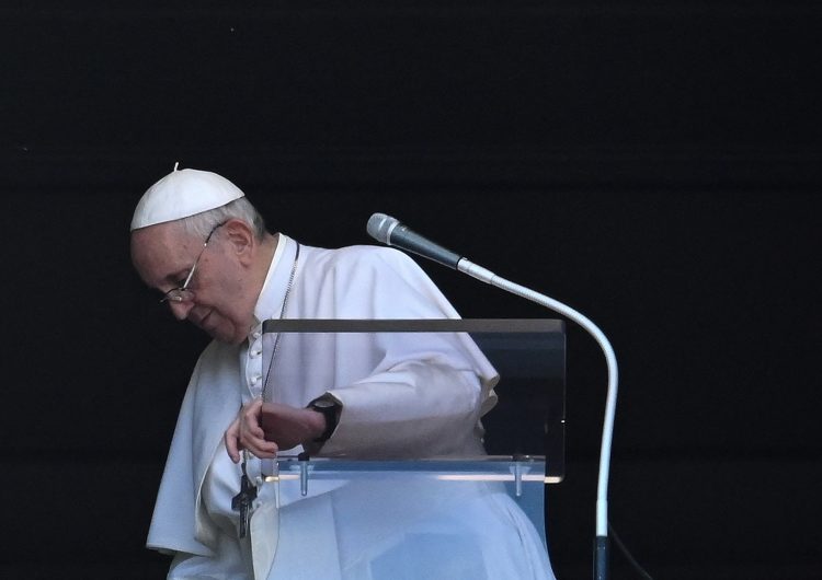 Vaticano: inicia histórico juicio por lavado de dinero; por primera vez hay un cardenal imputado