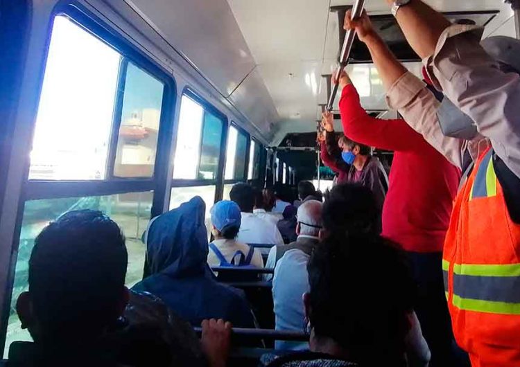 A usuarios y choferes del transporte público de Puebla ya les vale el Covid
