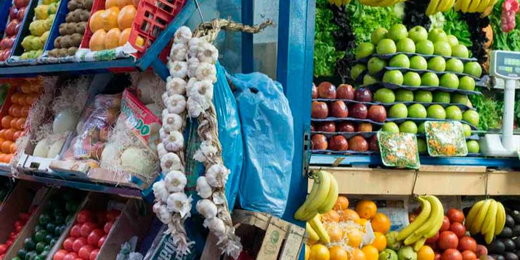 Crisis Covid obliga a tenderos a fiar; bajas ventas ahogan a pequeños comerciantes de Puebla