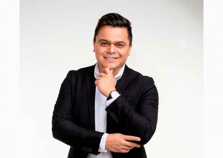 Liderazgo, más que diplomas, dice Israel Silva