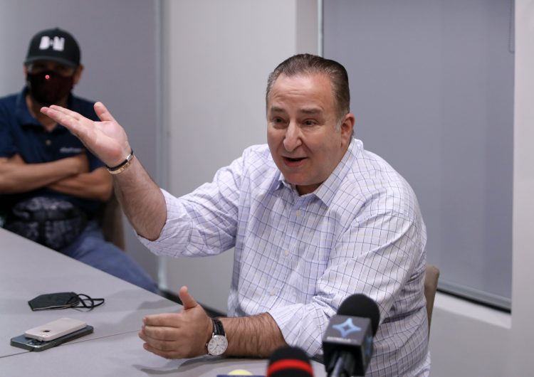 Ni construí ni vendí condominios mencionados en denuncia. Guakil señala confusión en la Fiscalía.