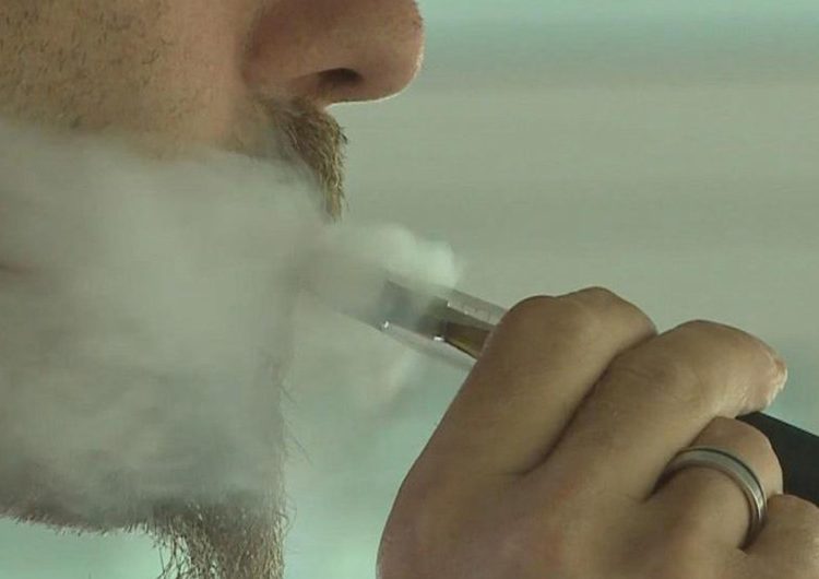 OMS: cigarrillos electrónicos triplican probabilidades de consumo de tabaco en adolescentes