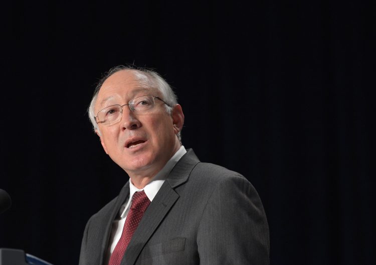 EU: Senado confirma a Ken Salazar como embajador en México