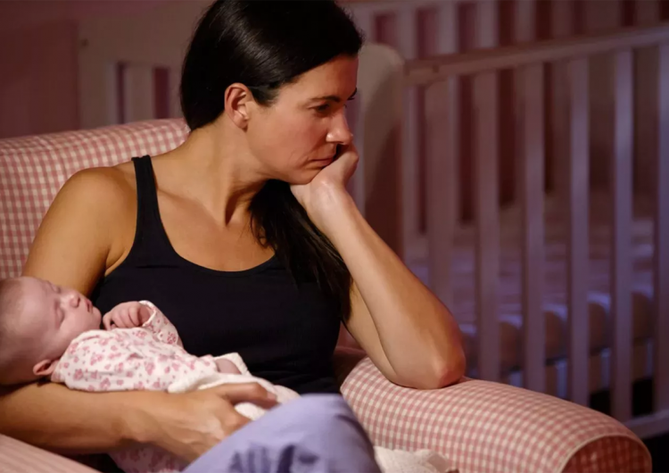 Por qué es tan importante que la madre y su bebé duerman bien