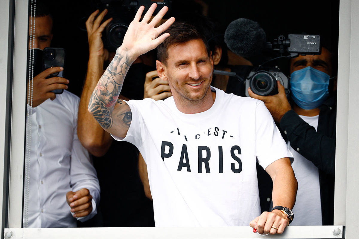 Messi ya está en Francia: 'Ici, c'est Paris'. (Foto: Sameer Al-Doumy/AFP)